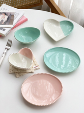 批发北欧风格创意珠边陶瓷盘沙拉碗拼色点心盘小吃可爱爱心盘