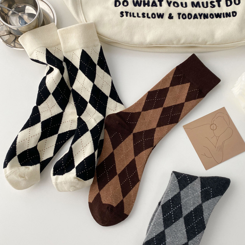 Diamond-Patterned Socks for Women, Mid-Calf Socks, Trendy Checkerboard Pattern, Suitable for Wearing with Loafers, Long Socks for Summer, Sweat-Absorbent and Non-Slip Diamond-Patterned Socks for Women, Mid-Calf Socks, Trendy Checkerboard Pattern, Suitable for Wearing with Loafers, Long Socks for Summer, Sweat-Absorbent and Non-Slip