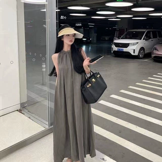 夏季2025新款灰色褶皱无袖连衣裙女设计感小众挖肩挂脖中长款裙子