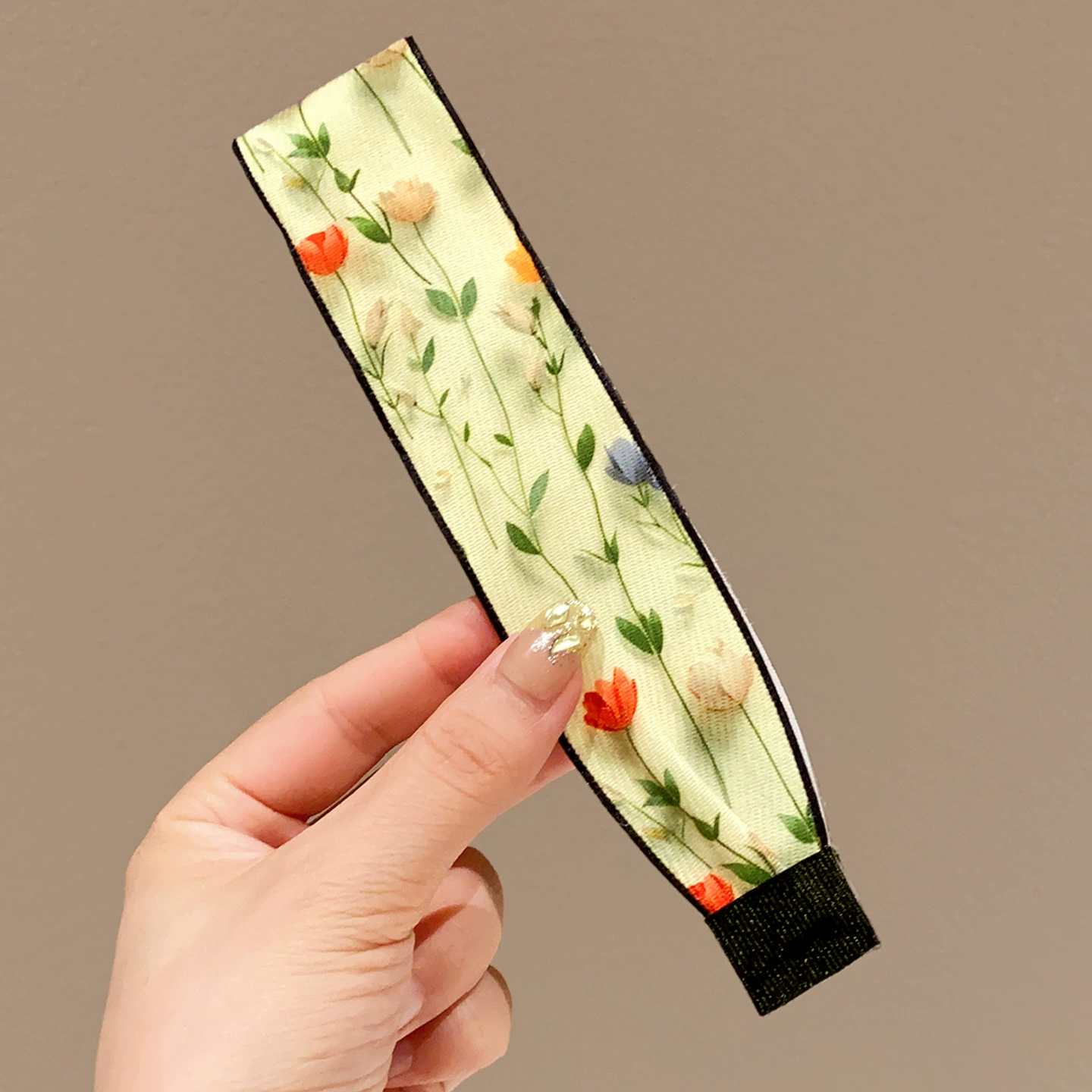 Fashionable headband with velcro, cute bangs