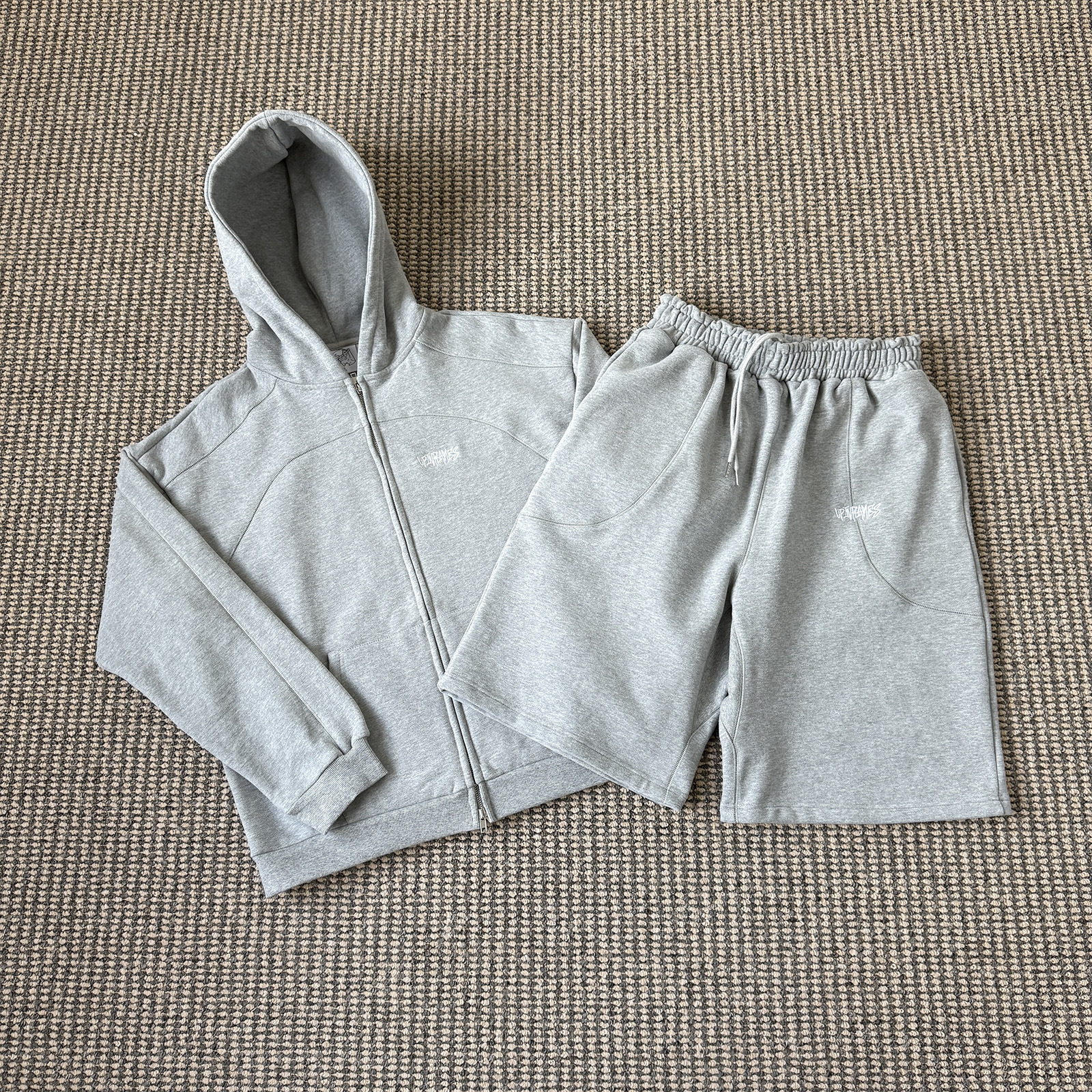 Upinflames bullrep heren trainingspak met masker en capuchon_voghion.com