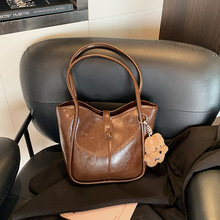 �羳�¿��Լʱ��ˮͰ����bags���¿������µ����������ͨ�ڰ���