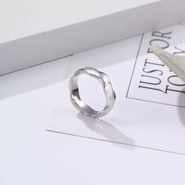 Mobius Luxury High-End Titanium Steel Ring for Men and Women, Men's Jewelry, Ring Accessories, Cross-Border Minimalist Style Accessories