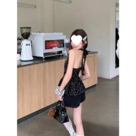 （打揽）黑色波点v领挂脖背心女夏季法式收腰美背外穿辣妹花苞上
