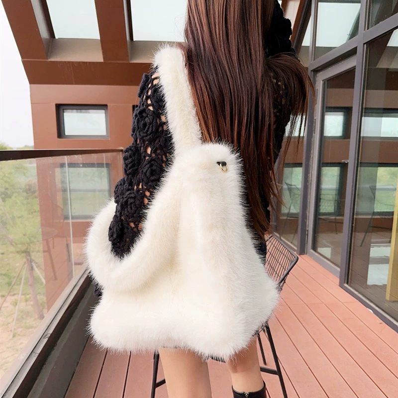 Handheld big capacious shoulder bag for leisure, one-shoulder bag, 2023 collection