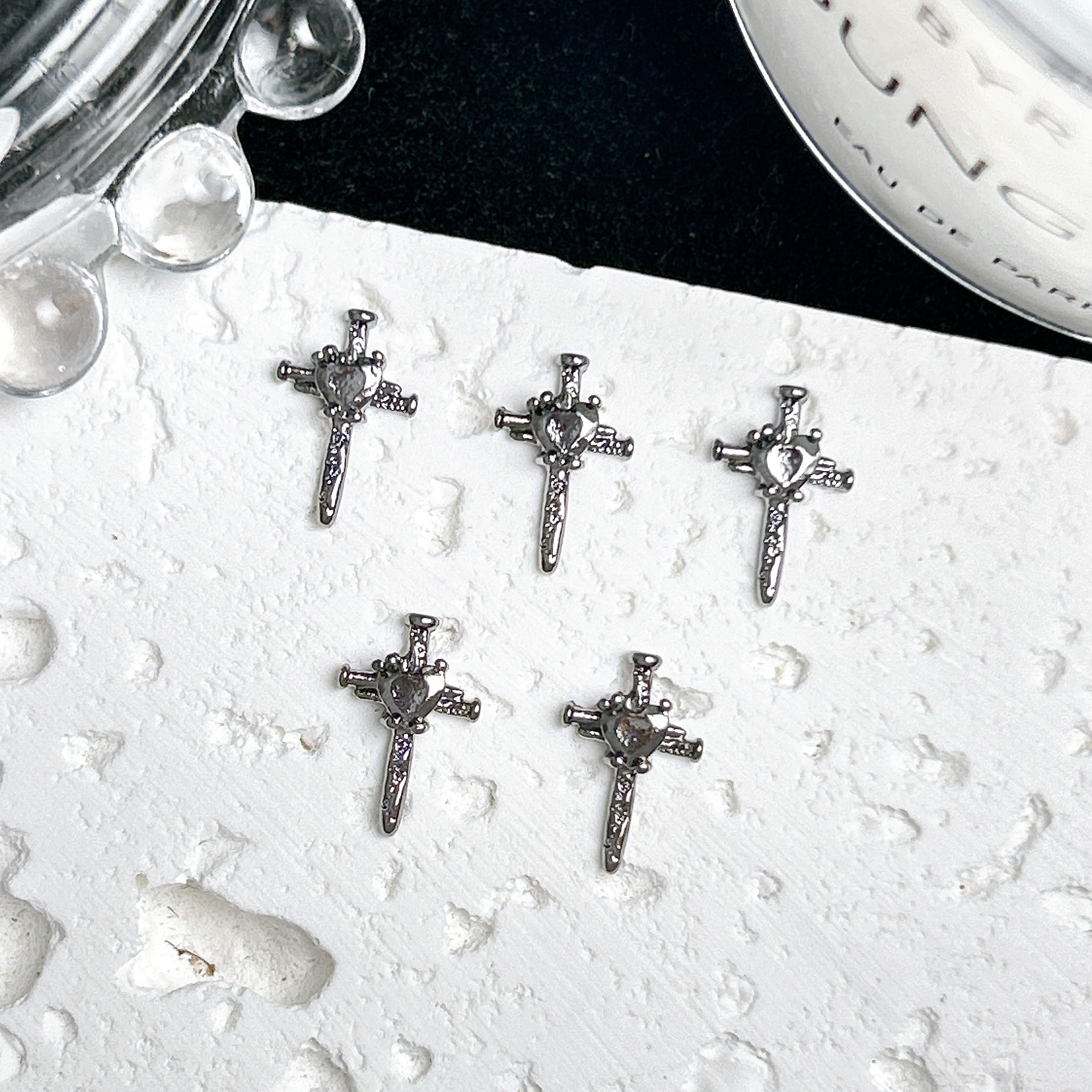 Ventas transfronterizas de joyas de manicuría cruces oro y plata super brillante diamante completo retro punk cruces joyas accesorios diy