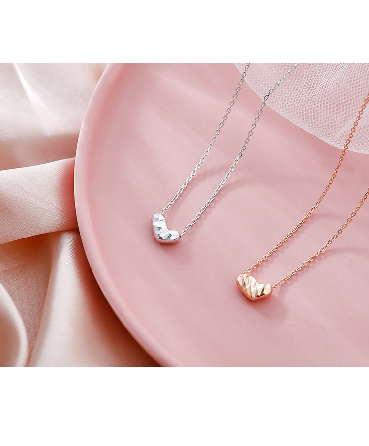 Collana con pendente cuore raggiante donna design elegante_voghion.com