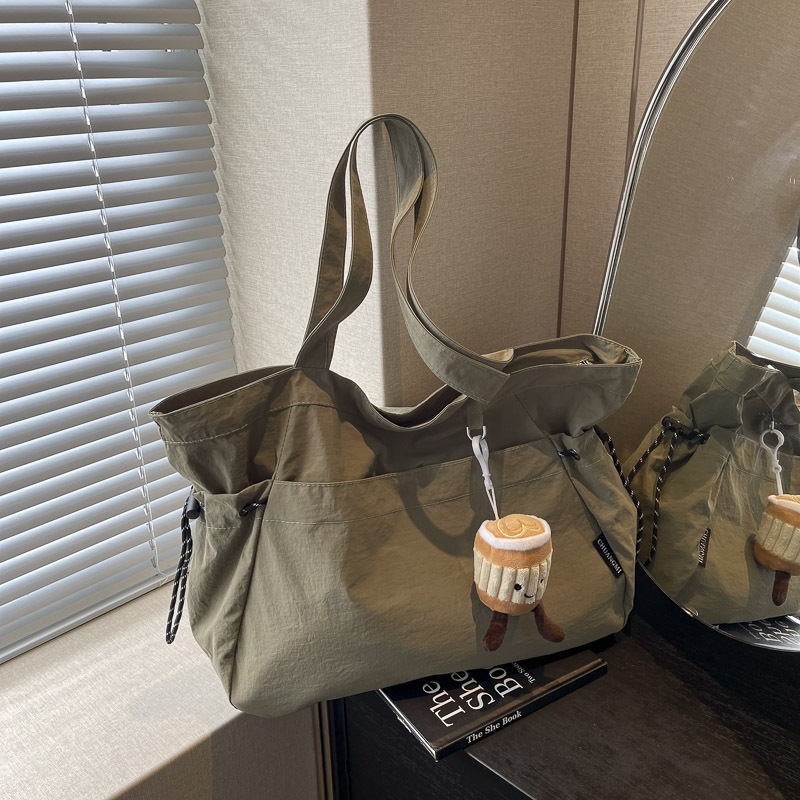 2026秋季撞色都市简约布质中号托特包日常通勤休闲单肩斜挎女士包