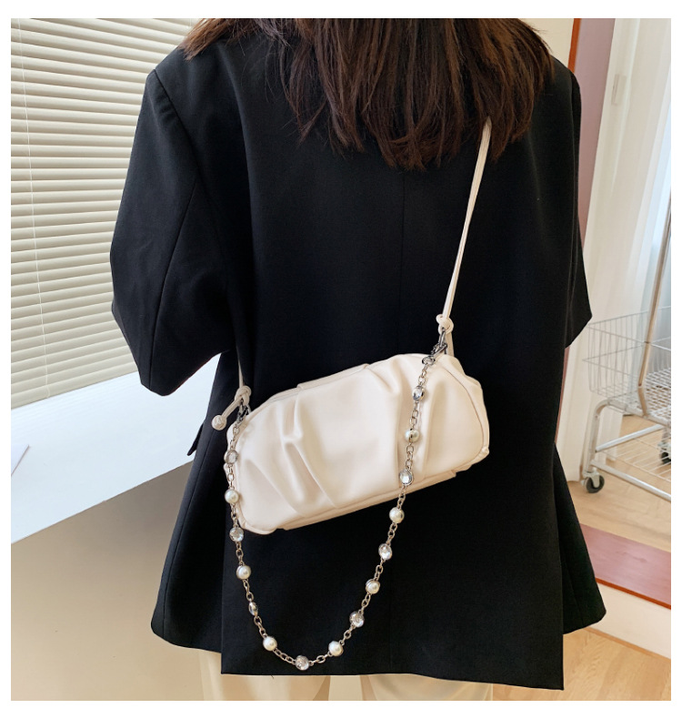 Wholesale Soft Pu Fold Pearl Chain Single Shoulder Handbag Nihaojewelry display picture 66