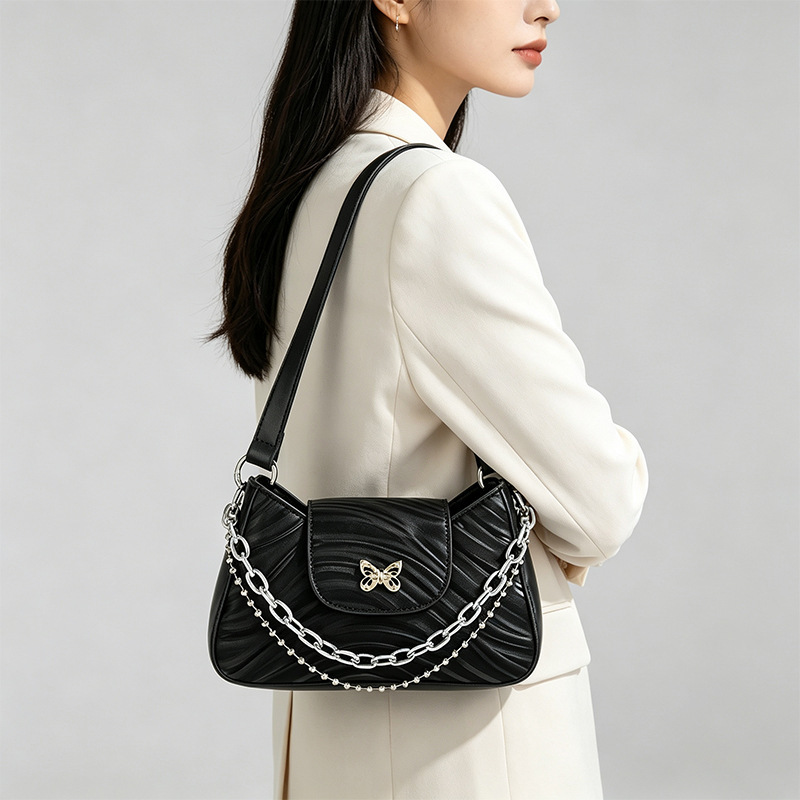 2026 New French Baguette Bag, French Niche Designer, Trendy Chain Shoulder Bag, Sweet and Cool Stylish Underarm Bag for Women