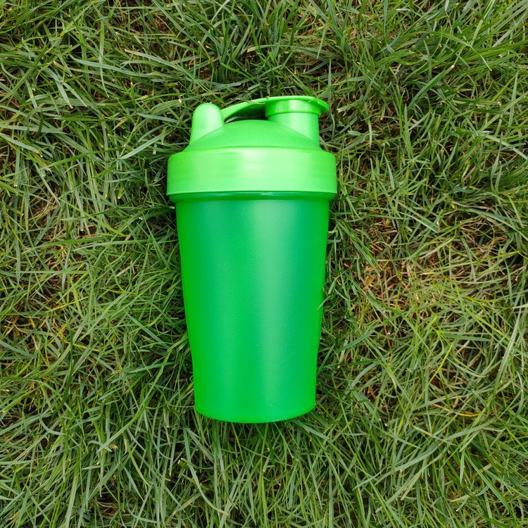 En stock al por mayor 600ml deportes batido Copa de fitness taza batido de leche taza proteína en polvo batido taza de mezcla taza de impresión logo