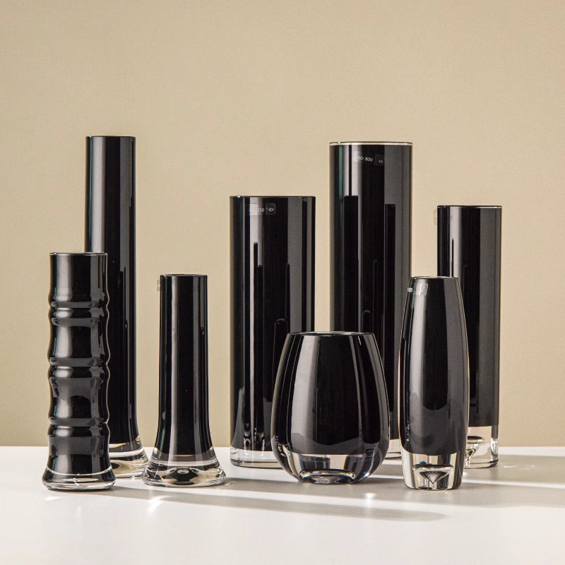 Importado PC anti-caída pequeño jarrón negro decoración en el hogar simple creativo sobre flores ligeras de lujo jarrón de escritorio