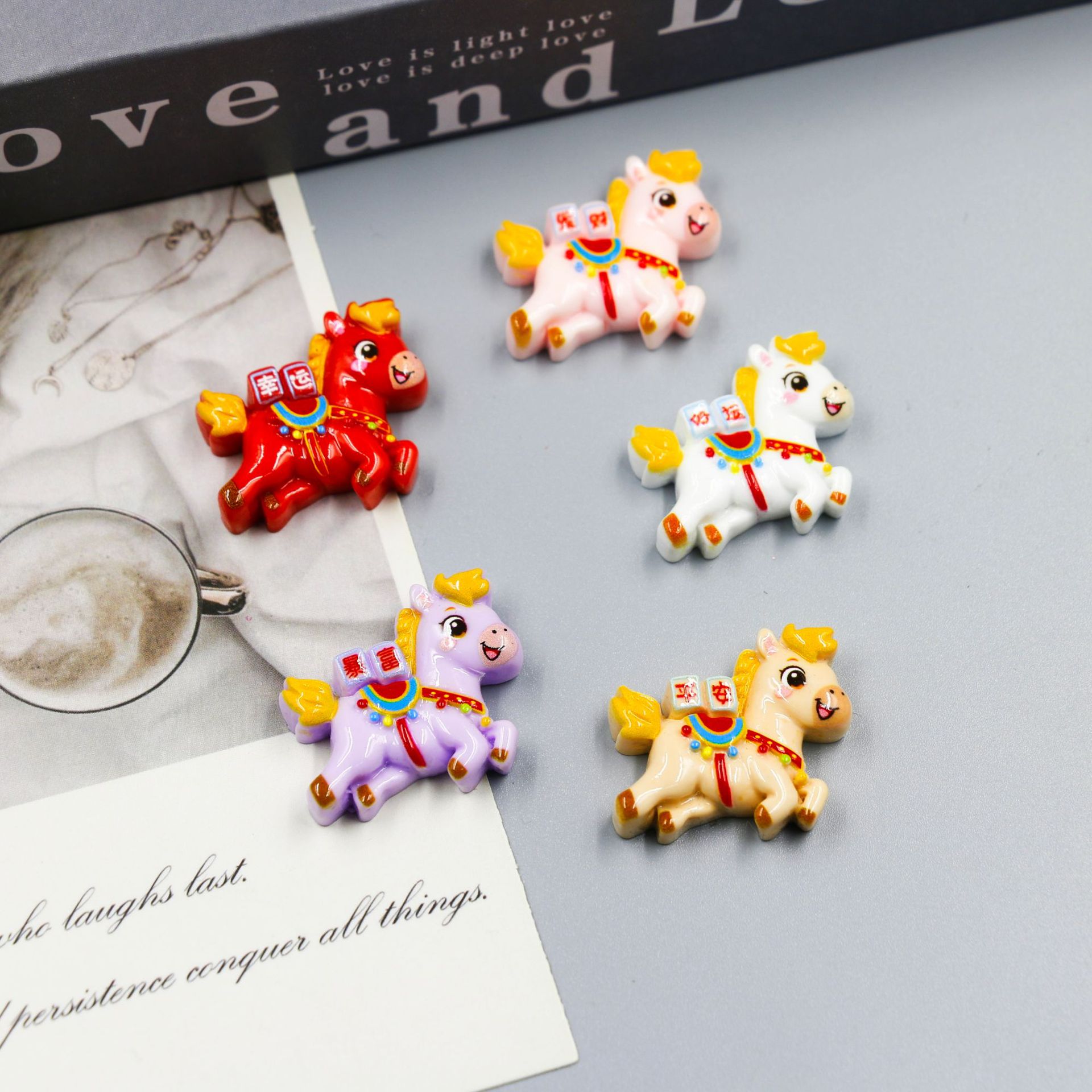 马年新款树脂配件发夹手机壳鞋花小配饰新年款高转化钥匙扣批发