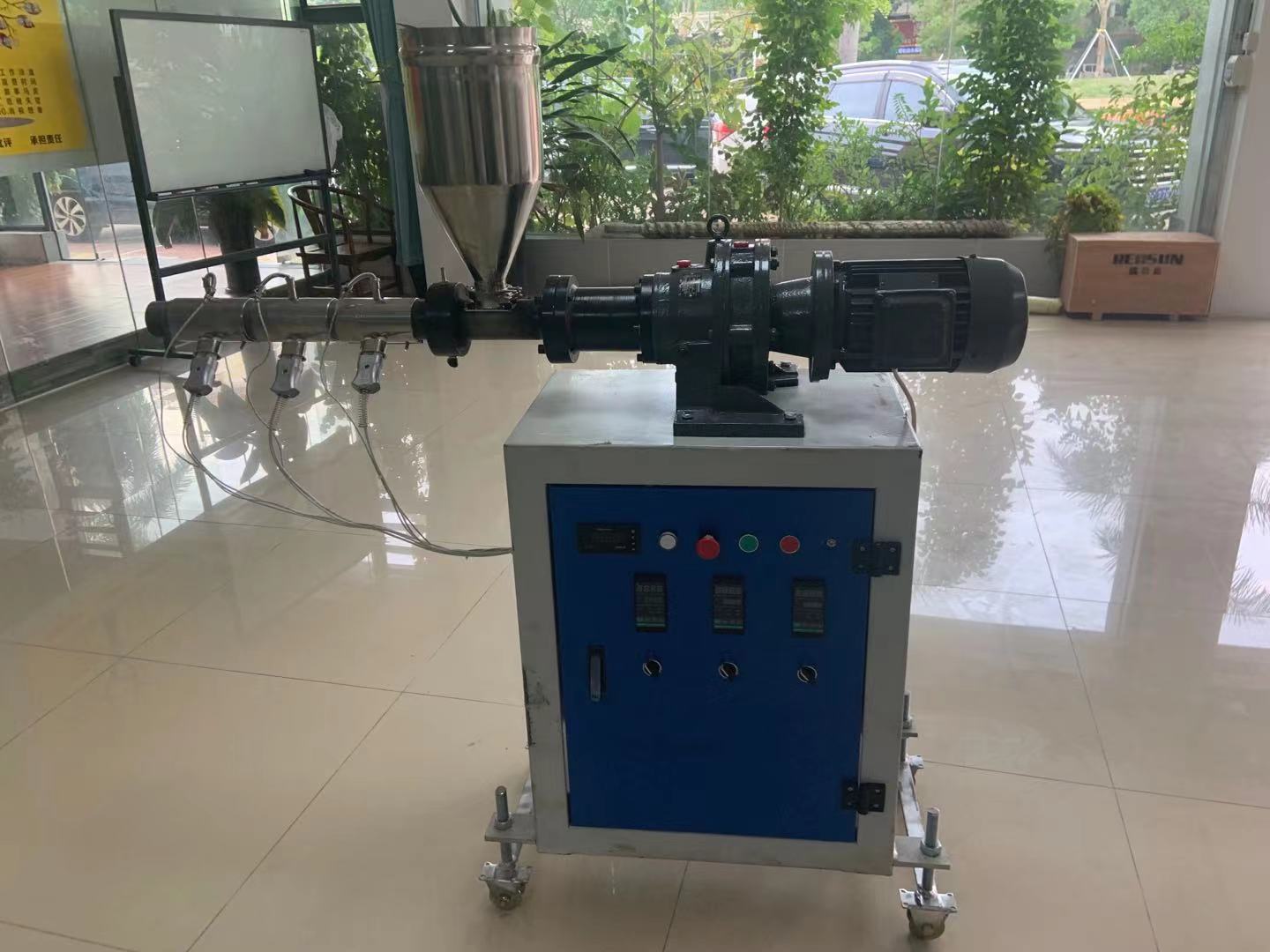 35 30 25小型挤出机大量出价格完美