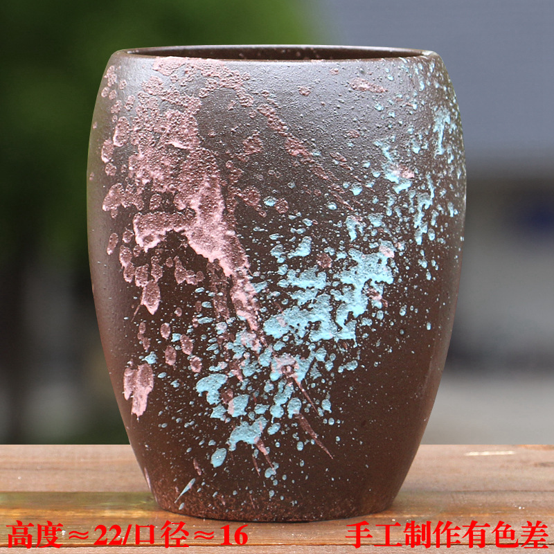 vasijas de cerámica de tierra absorción de agua, vasijas de cerámica transpirables, flores frescas, plantas verdes en el desierto, rosa, ciruela triangular, vasijas de cerámica de estilo retro