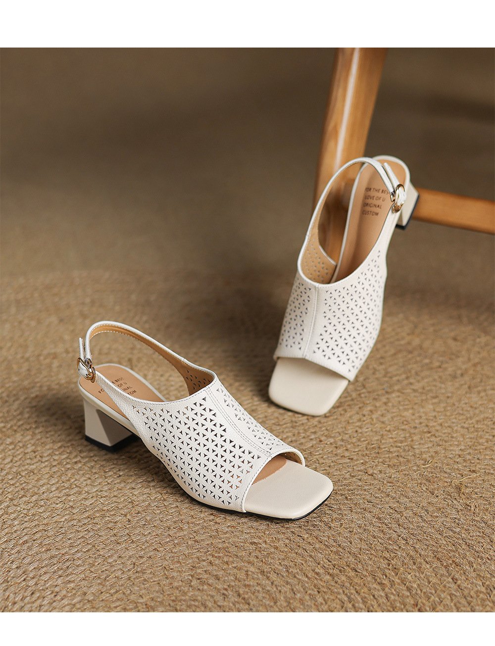 Sandal cao gót nữ hở mũi quai ngang đục lỗ da bò, gót 7 cm — Gạo trắng và cao 7 cm chi tiết 17