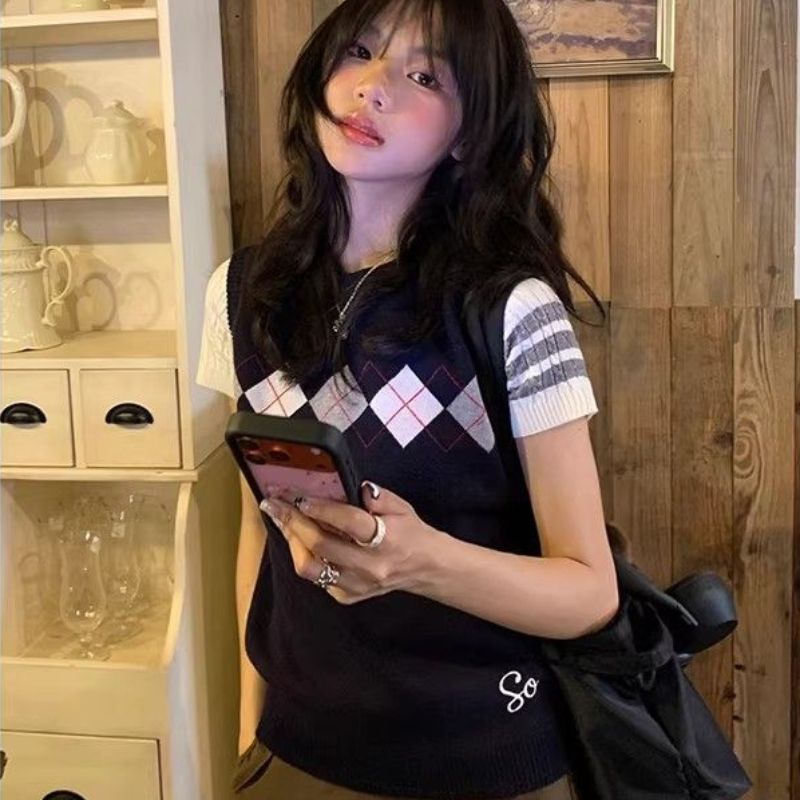 College Style Knitted Vest for Women, Summer Diamond Jacquard Sleeveless Layered Sweater Vest, Casual Versatile Outerwear Top College Style Knitted Vest for Women, Summer Diamond Jacquard Sleeveless Layered Sweater Vest, Casual Versatile Outerwear Top