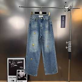 2025年秋冬新款手工金属扣装饰阔腿直筒浅蓝色水洗牛仔长裤