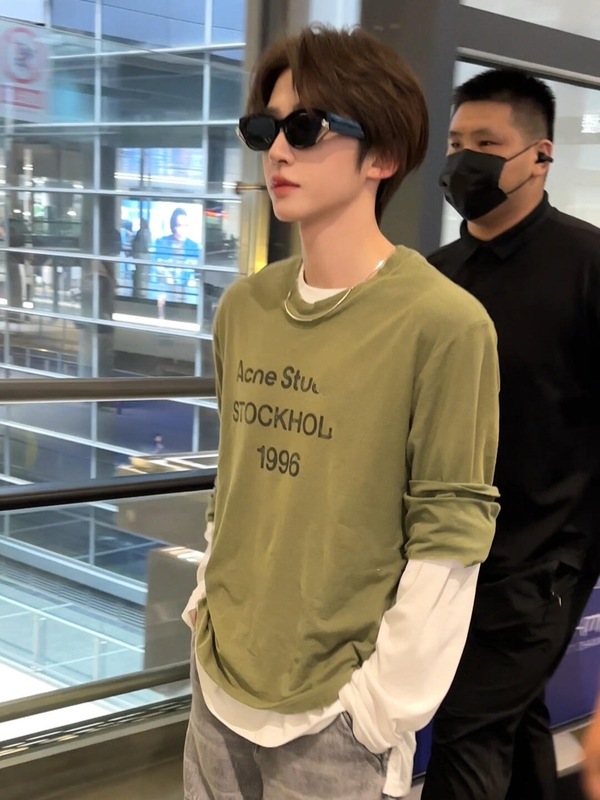 ACレター長袖Tシャツの正しいバージョン1996デジタルプリントコットン長袖ウォッシュ加工ルーズ長袖Tシャツ|undefined