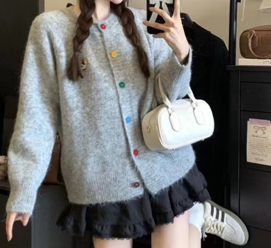 24 invierno Puyuan estilo coreano de cuello redondo bordado cardigan de punto con 2024 nuevo otoño invierno exterior image 8