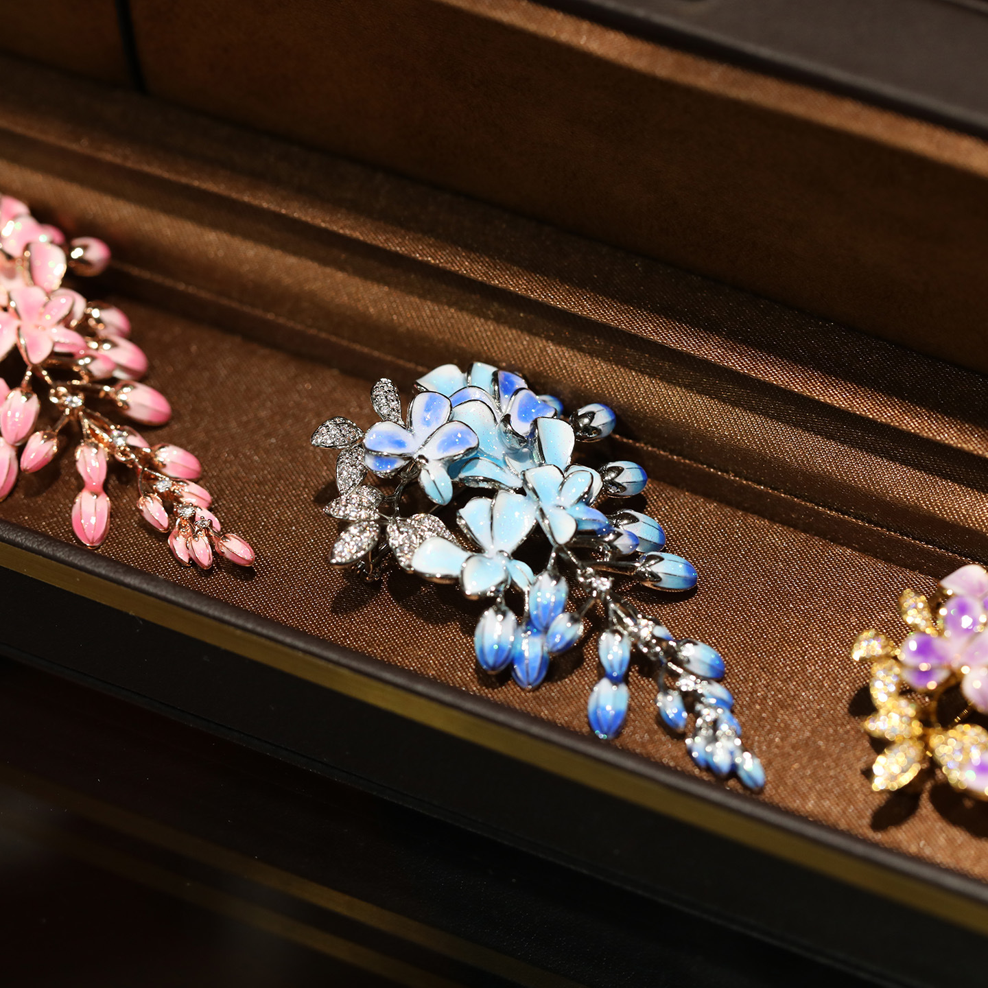 Xiliang Feizi Gaoding Series Original Design Purple Romantic Clothing Accessories Corsage Elegant Wisteria Brooch