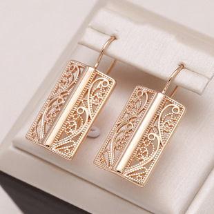 �W���羳�����Ʒ���uŮ������uͨ����͹ŕr�Є���Ůʿ���h