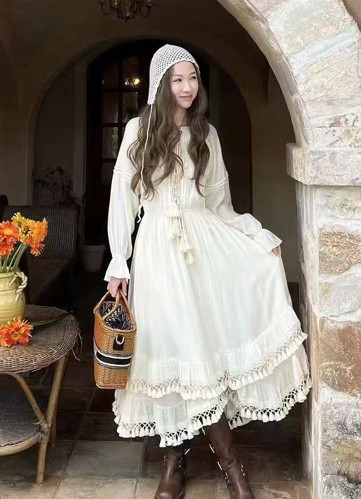 8199#하얀색
