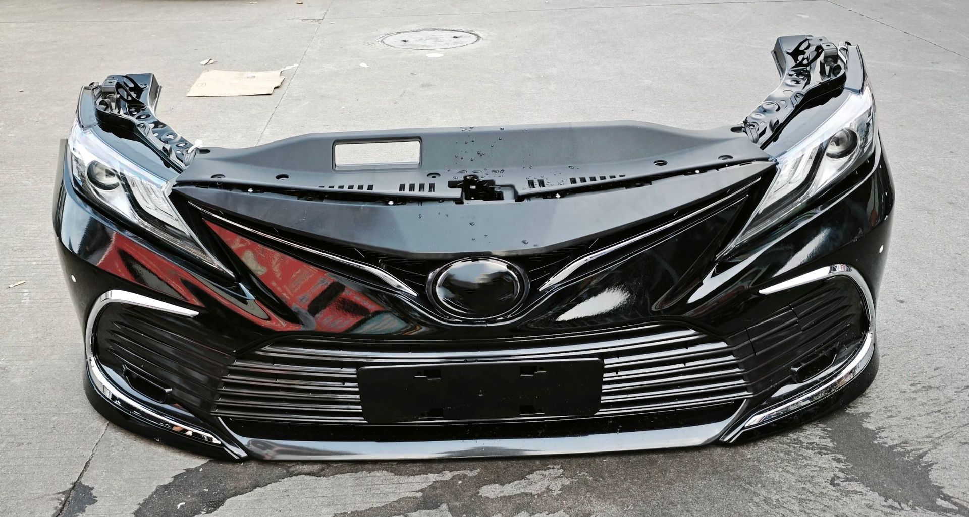 Suitable for Toyota Camry XV70 front bumper, front lip, front nose cutout, front bumper assembly