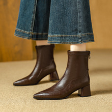 高跟短靴女2025新款粗跟尖头瘦瘦靴棕色加绒冬季靴子女款中筒靴