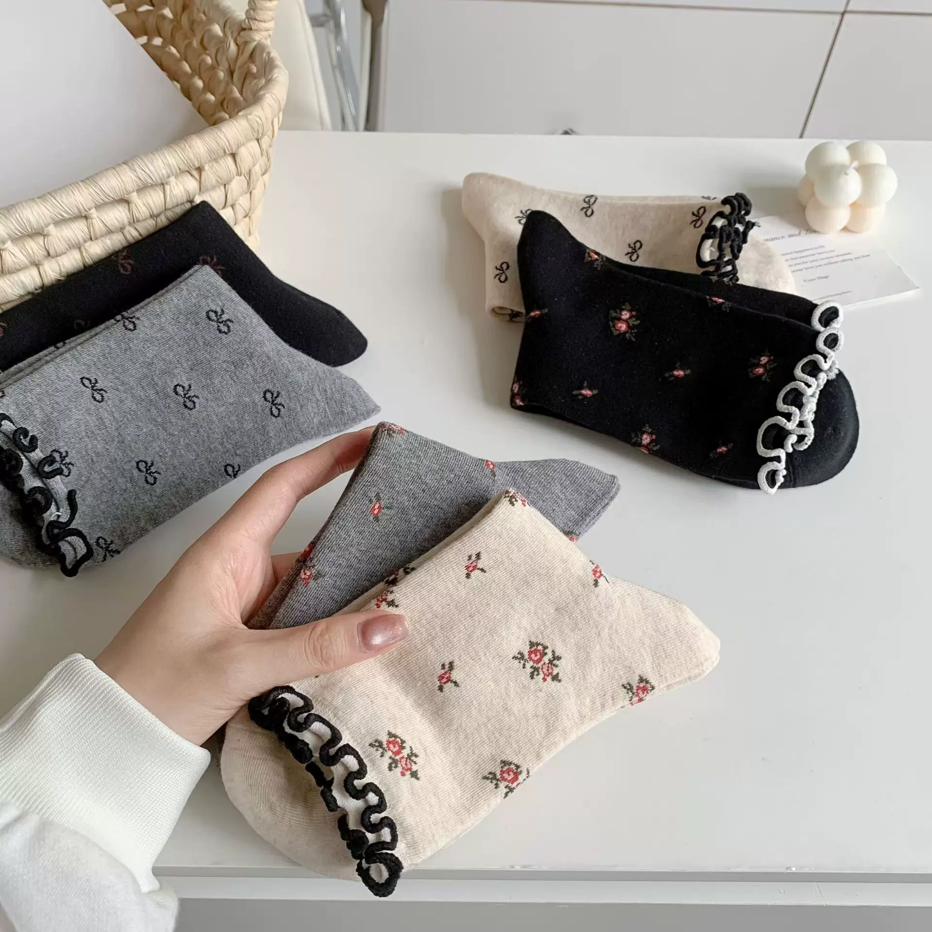 袜子女秋季新款复古蝴蝶结卷边小碎花jk女袜ins风堆堆棉袜小碎花