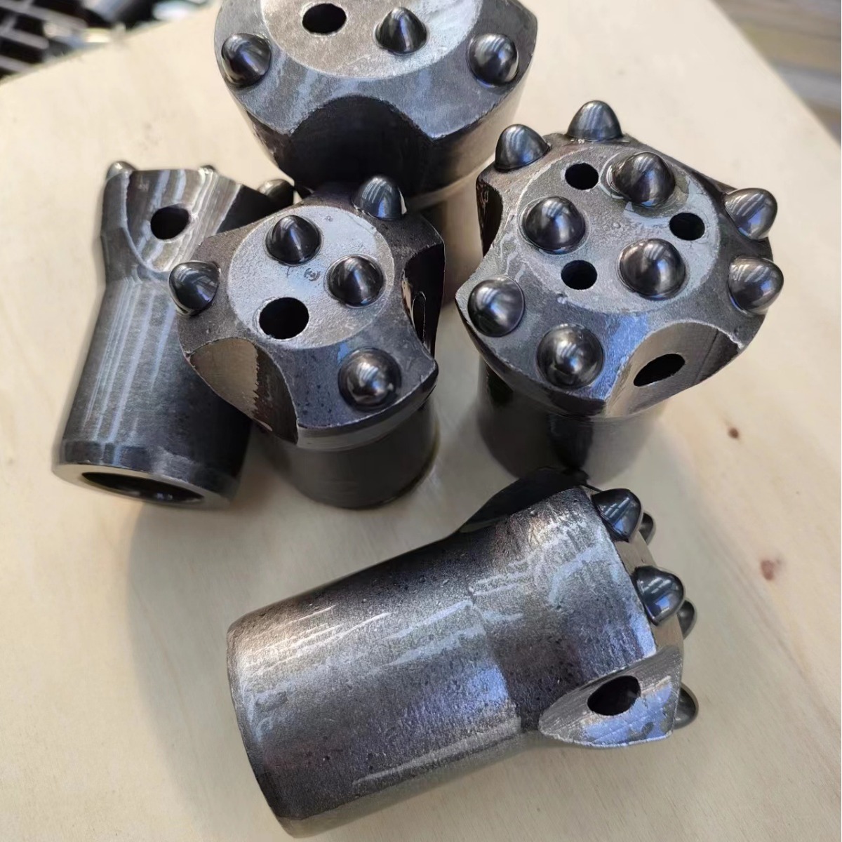 Broca de diente de bola 38 Broca de diente de bola de minería Dandong Broca de diente de columna de túnel de roca Broca de diente de bola prensada en frío 38