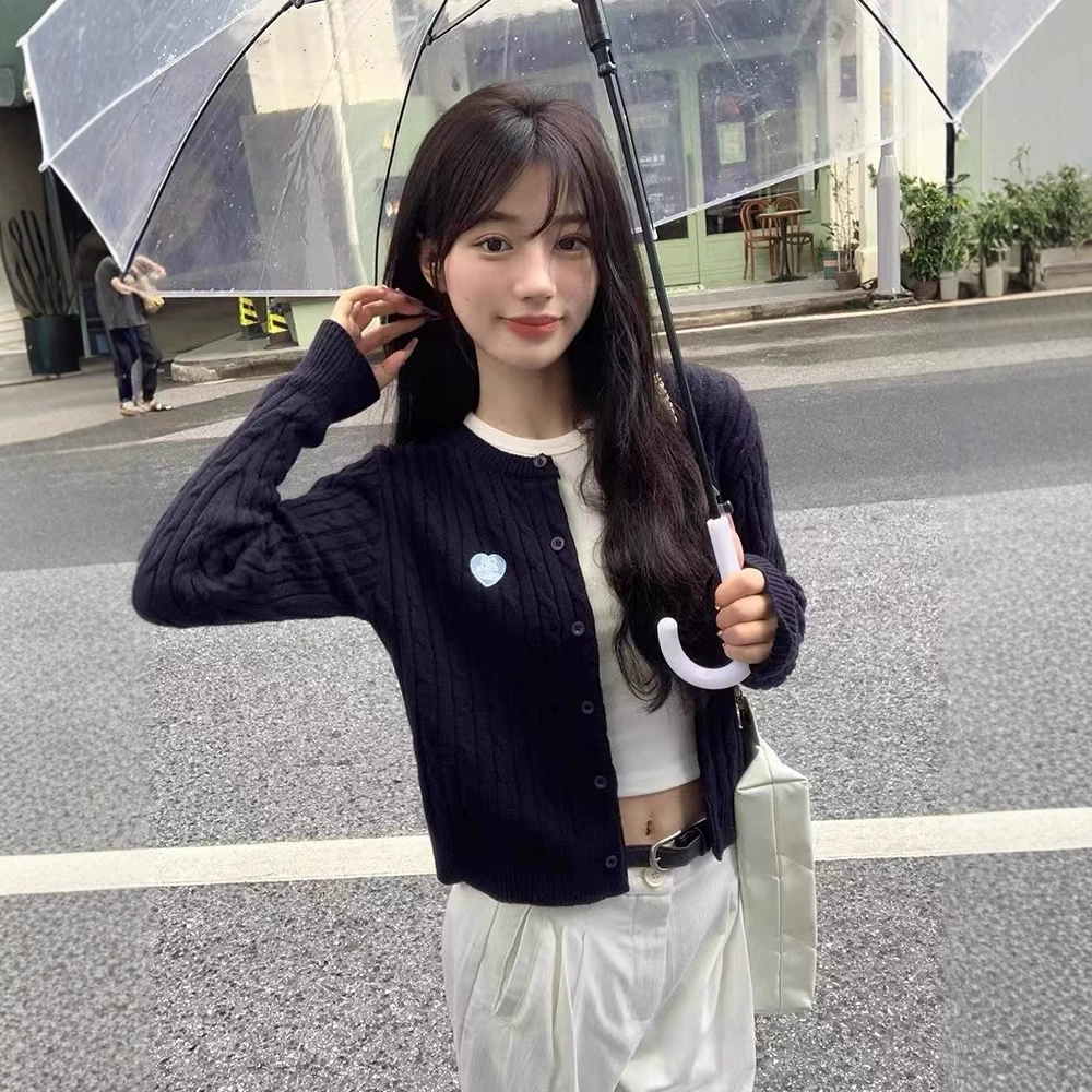 Кардиган из трикотажа для женщин, осенняя одежда, короткий топ в корейском стиле, короткое пальто, свитер, базовая рубашка с узором в виде сердца.