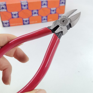 Taiwan Fuzhi Asia 5inch Powerful Diagonal Pliers Steel Strip Pliers F104Cc Diagonal Nose Pliers Round Surface Industrial Diagonal Scissors