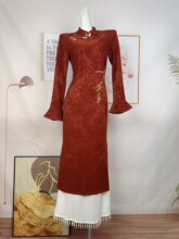 凌茜恣禾 明珠堂'新中式红提花改良旗袍女秋季立领掐腰长袖连衣裙