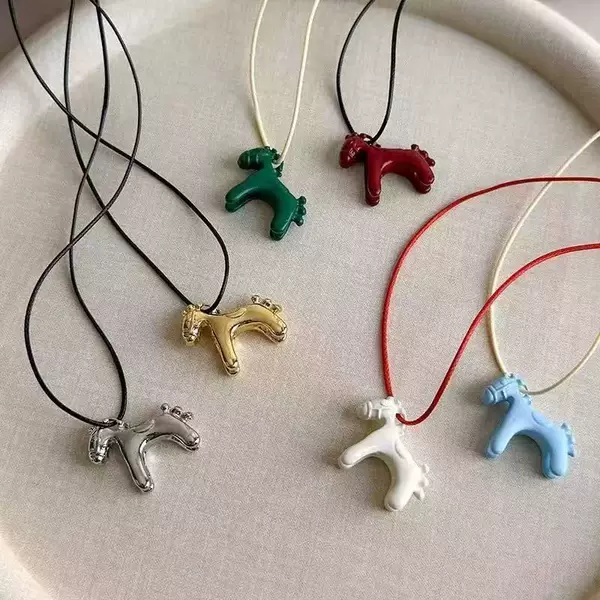 "Get Rich Instantly" 3D Pony Necklace for Men and Women 2026 New Style Neck Chain Sweater Chain Unique Autumn and Winter Accessory