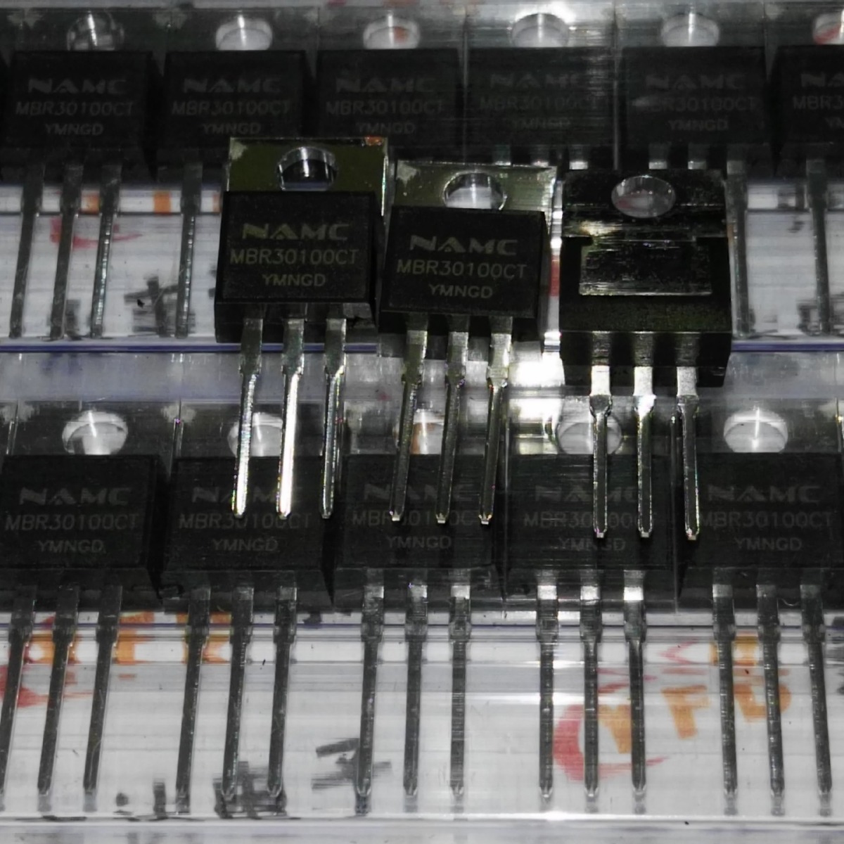 MBRF30100CT TO-220F B30100G 肖特基二极管 30A 100V