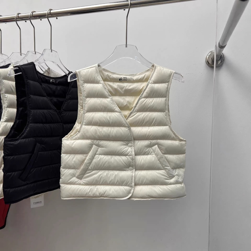 90% Goose down High-Quality Short Vest for Women, 2026 New Style, Ribbed V-Neck Sleeveless Inner Vest 90% Goose down High-Quality Short Vest for Women, 2026 New Style, Ribbed V-Neck Sleeveless Inner Vest