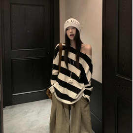 慵懒风复古撞色条纹斜肩针织衫女秋季宽松气质露肩打底衫休闲上衣