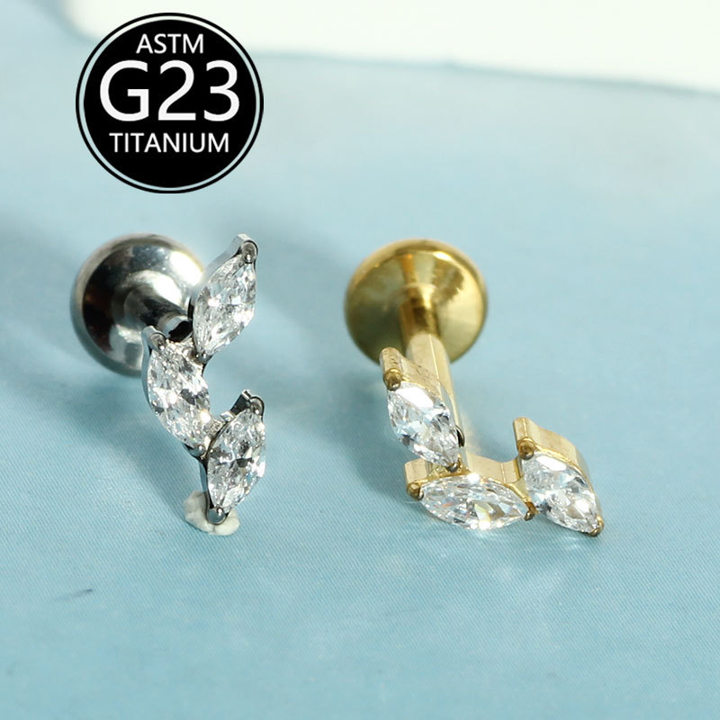 16G labret stud size and finish detail