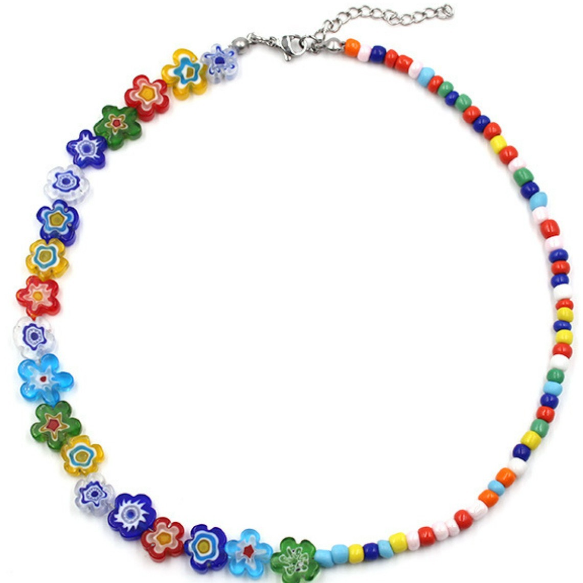 Design necklace flower-shaped