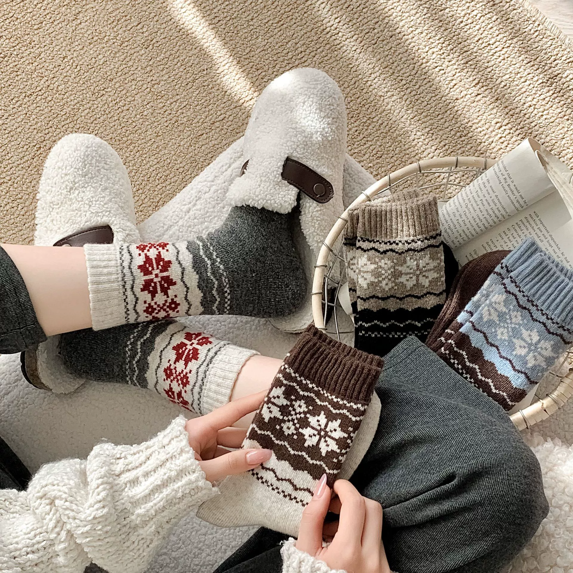  Woolen warm demi-season retro knee socks, mid-length