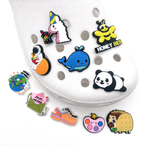 Adorable cute cartoon animal holey shoes flower shoe buckle PVC soft rubber personalized DIY garden shoe decoration buckle