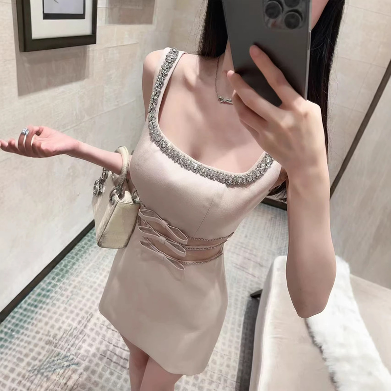 Young Lady's Style with Full Diamond Embellishment on the Neckline, Hollow-Out Waist Design, Unique Dress with Bowknot and Shiny Threads, Blazer Dress