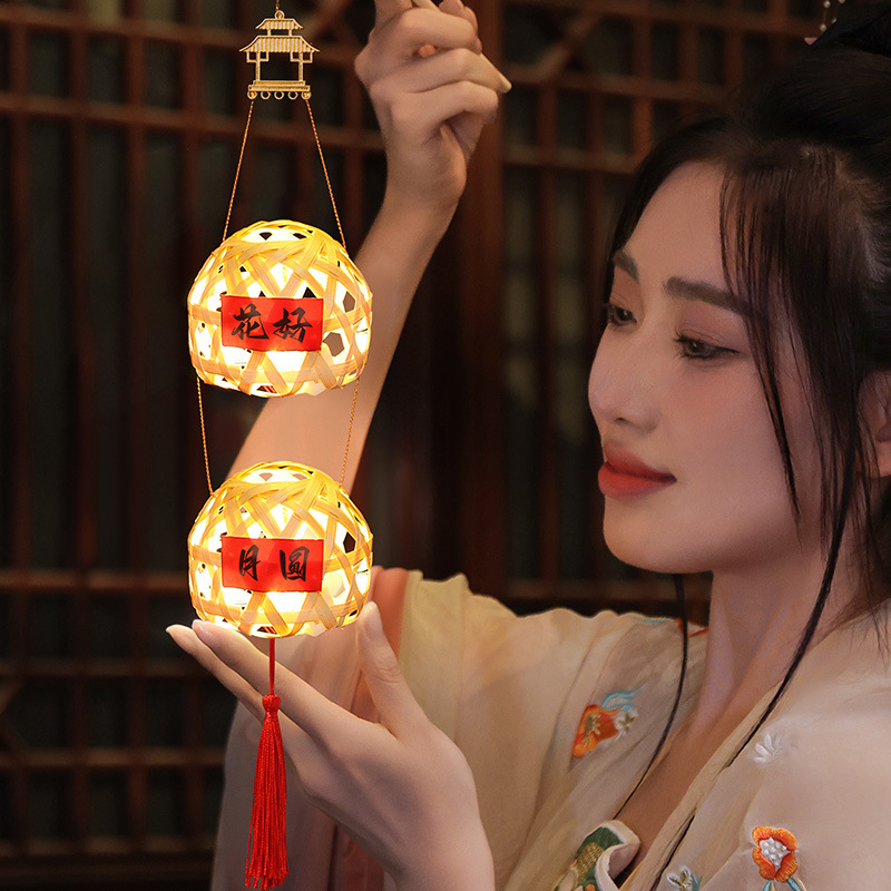 Lantern for Lantern Festival, Dragon Year, Handheld Glowing Flower Lantern, Bamboo-Woven Mini Lantern with Light, DIY for Children, Wholesale, for Stalls