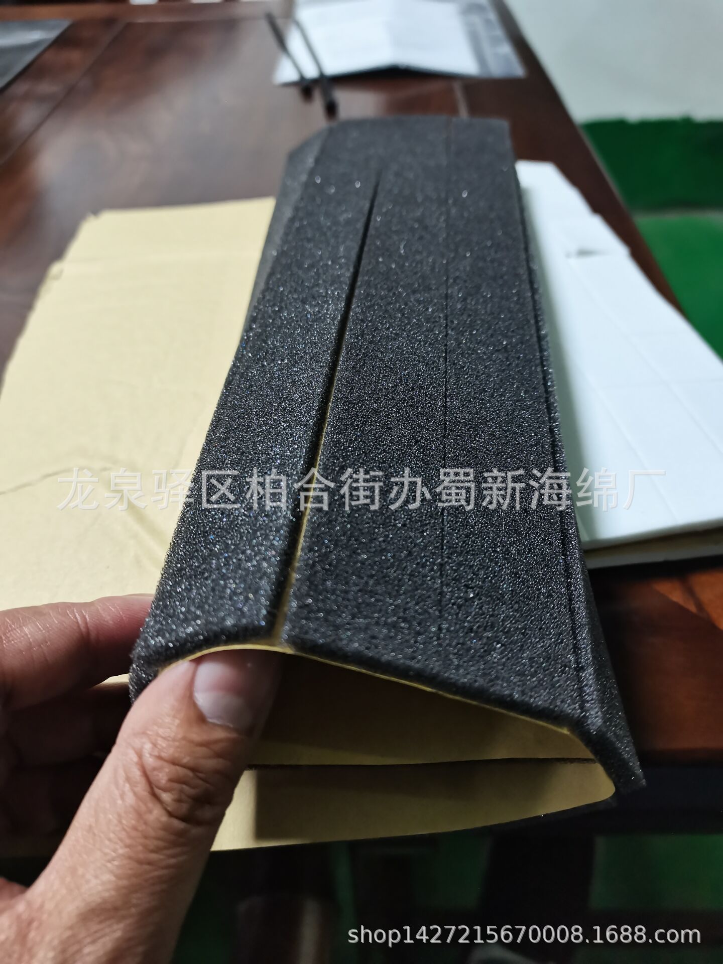 厂家供应单面带胶黑色海绵密封海绵条/单面带胶白色海绵条