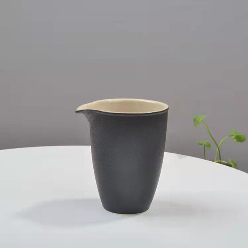 Black Ceramic Chinese-Style Fair Cup & Tea Strainer Set – Simple, Large-Sized Ceramic Tea Server with Teapot Accessory for Kung Fu Tea Ceremony