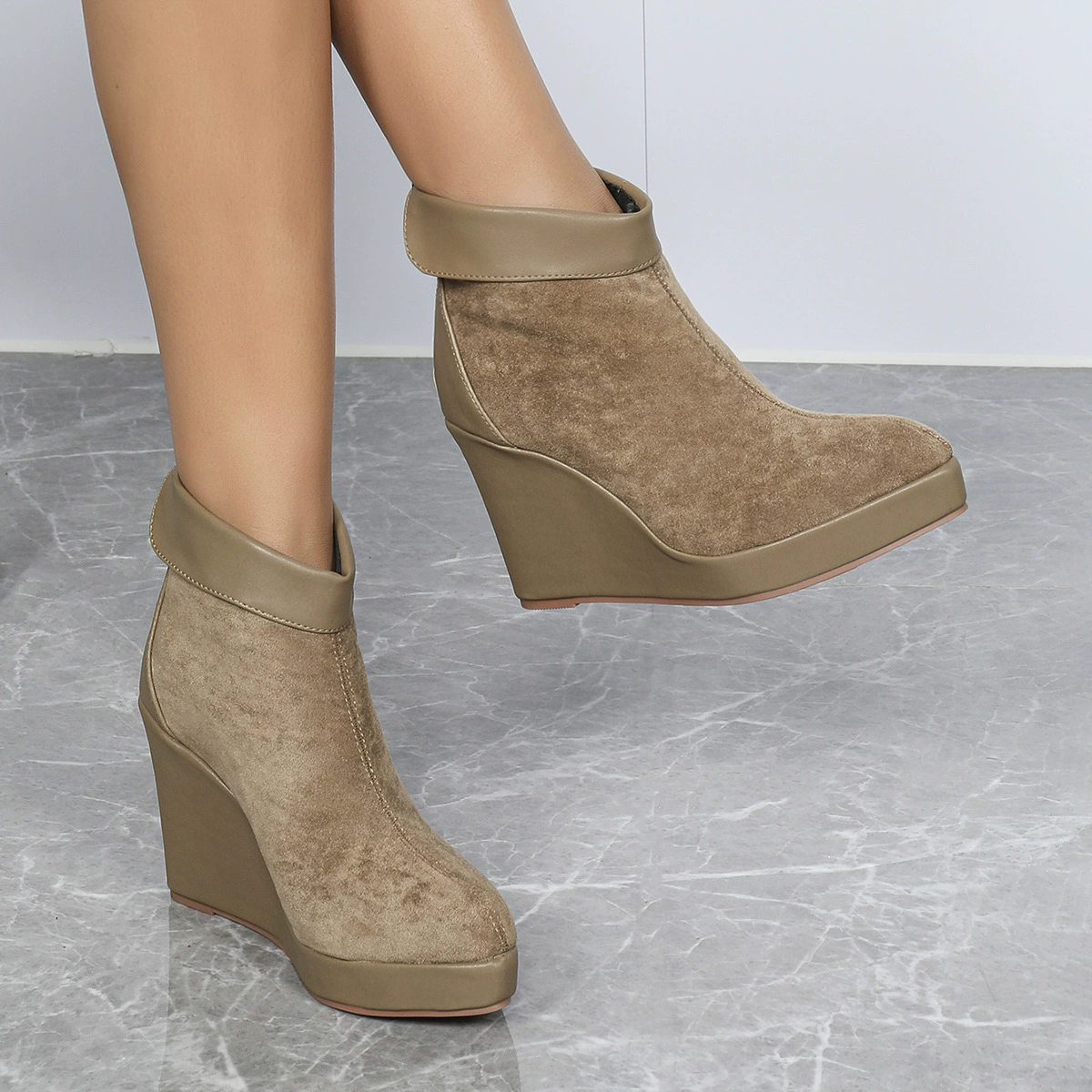 Европейские и американские осенние и зимние склоны с толстым подошвением на высоком каблуке короткие сапоги задняя застежка-молния удобный повседневный стиль женские короткие сапоги трансграничная внешняя торговля