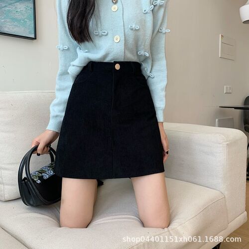 Corduroy skirt anti-exposure black bag hip skirt short skirt autumn and winter large size 20 high waist slimming A22 fat mm
