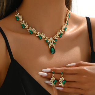 2025 cross-border supply hot bridal necklace earring set crystal wedding banquet dress accessories matching