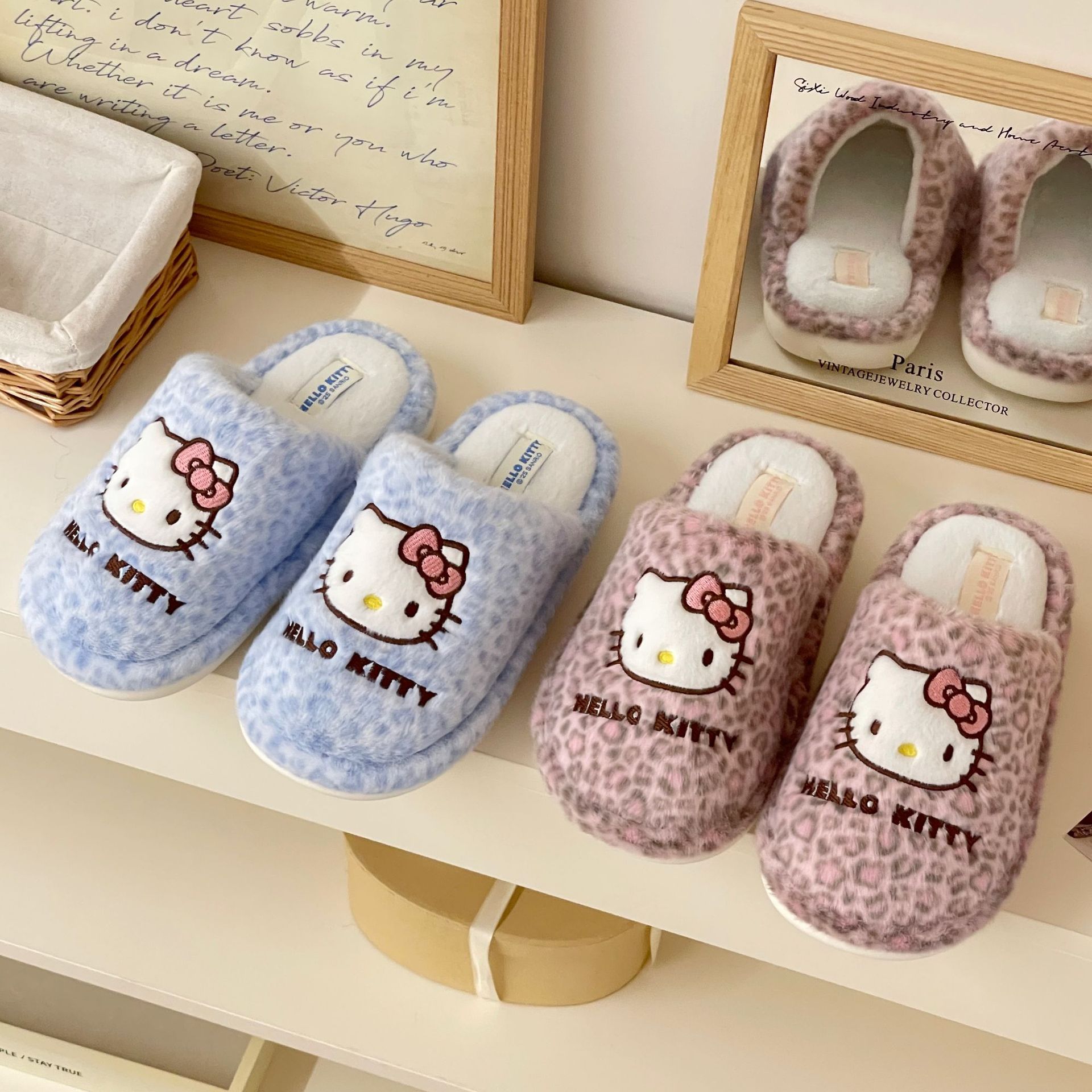 Auténtica licencia leopardo KT gatos zapatillas de algodón para mujeres invierno casa caliente antideslizante de la niña corazón suave dormitorio zapatillas de lana